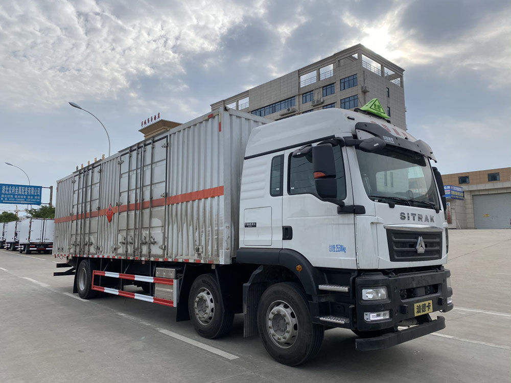 易燃液體廂式運(yùn)輸車，廂式運(yùn)輸車，楚勝汽車集團(tuán)